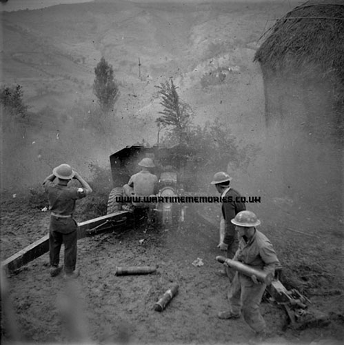 13th Anti Tank Regiment in Italy 1944, 17 Pounder In Action